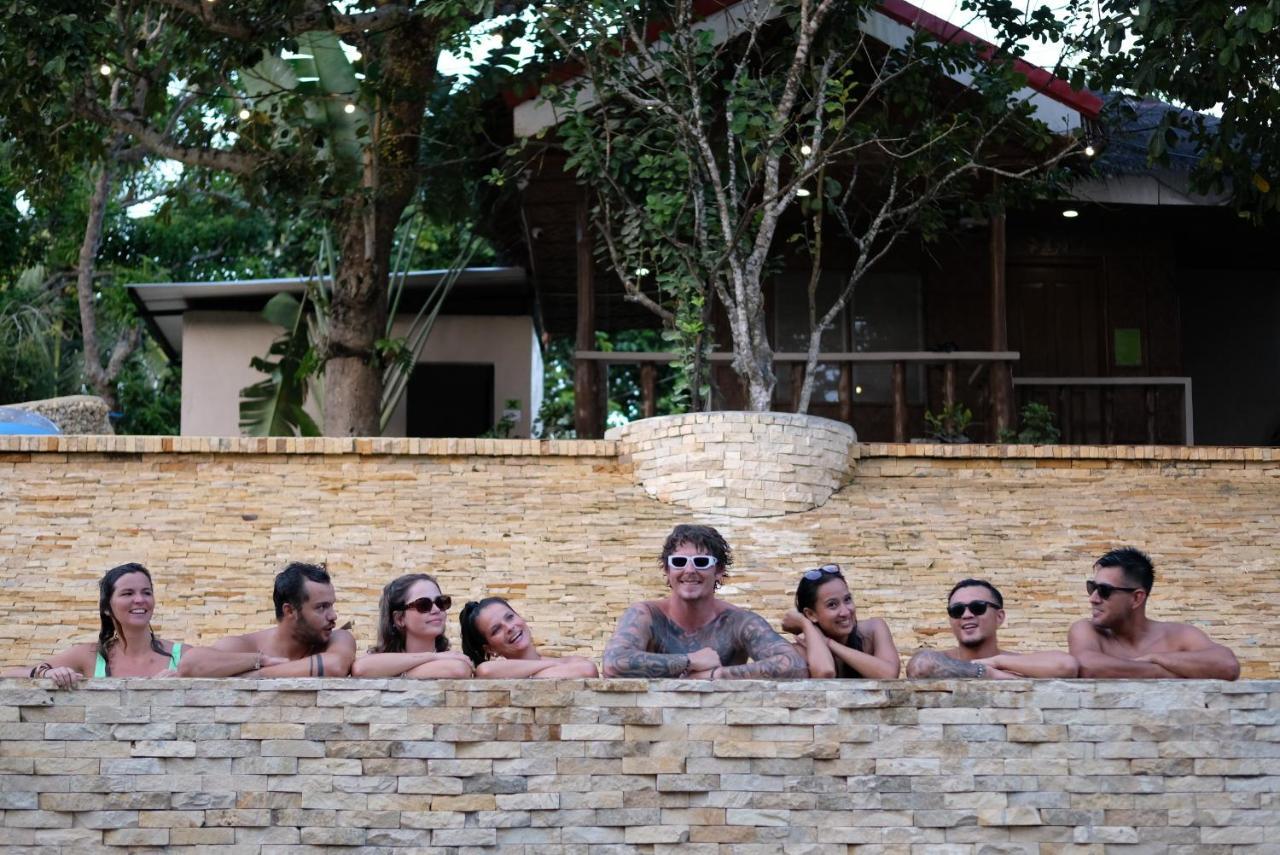 Hostel Mad Monkey Siquijor Exterior foto